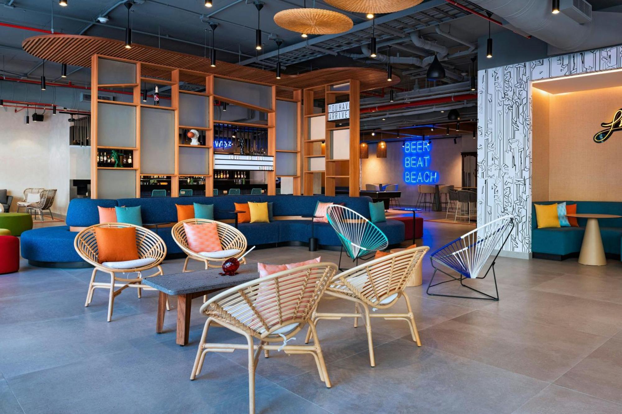 Hotel Aloft Playa Del Carmen Exterior foto The lobby of the hotel