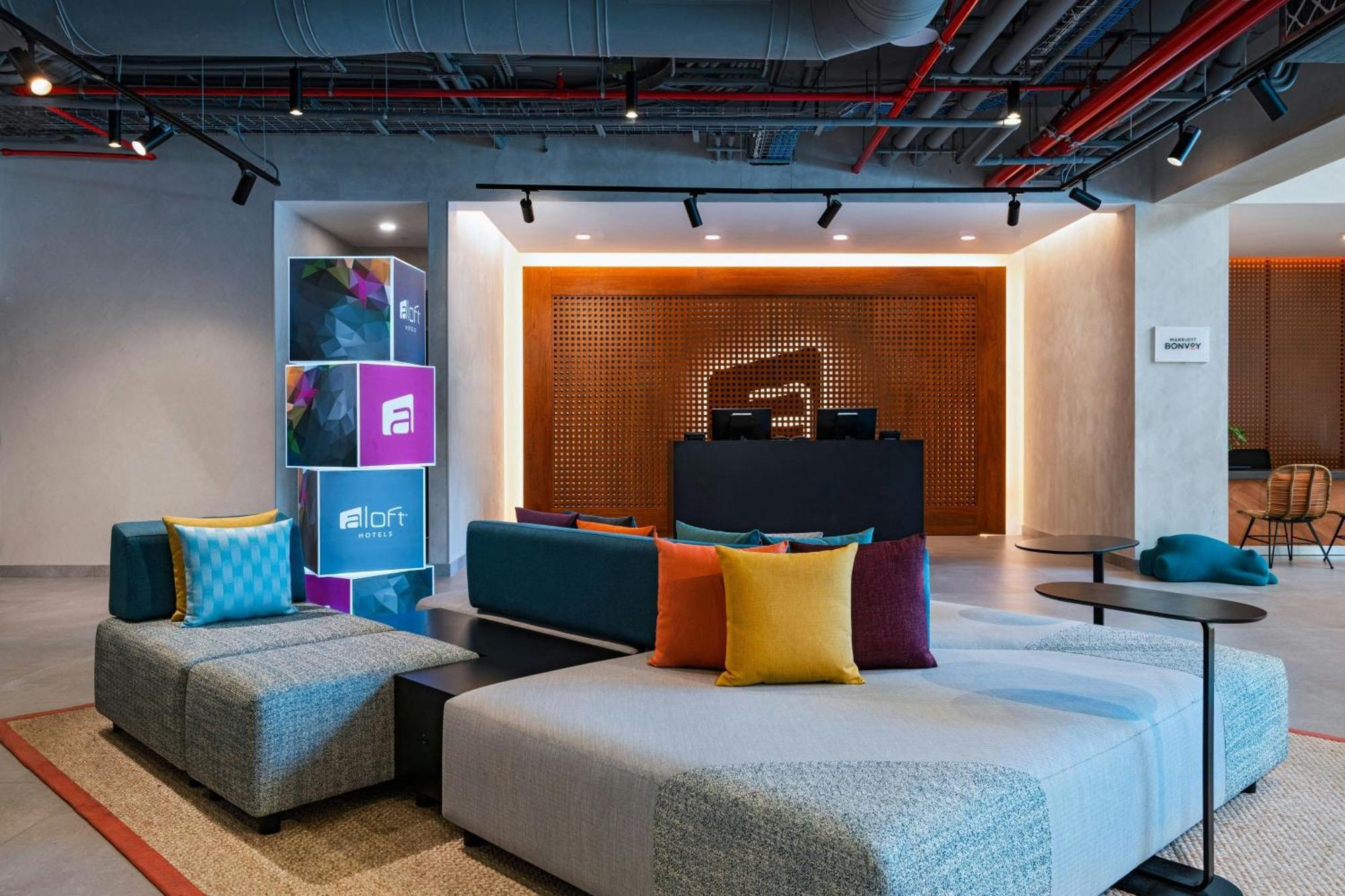 Hotel Aloft Playa Del Carmen Exterior foto The lobby of the hotel