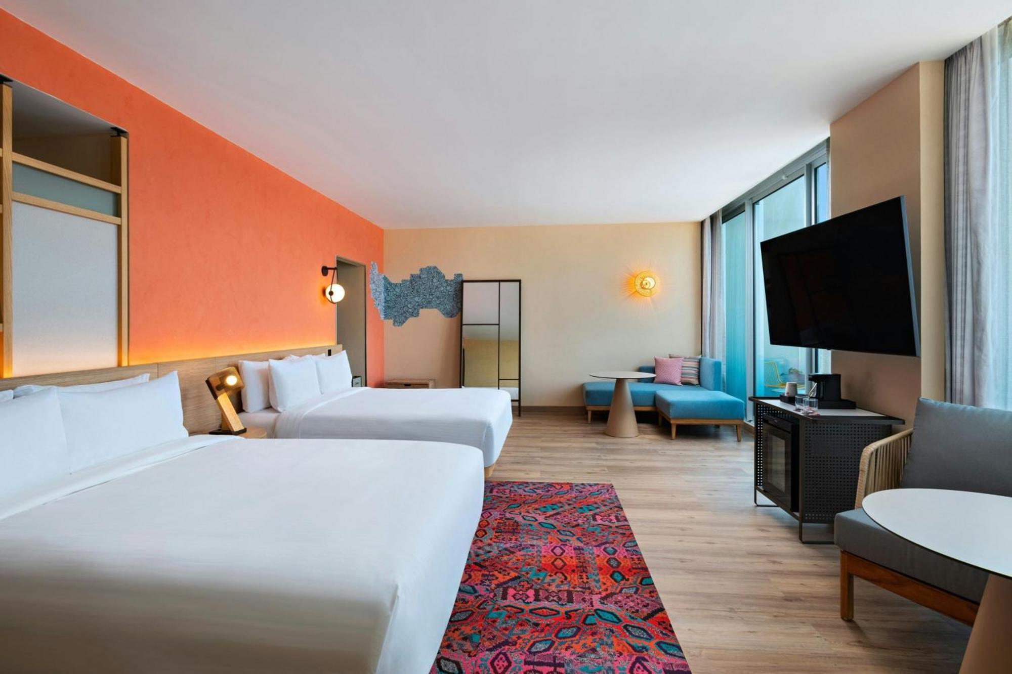Hotel Aloft Playa Del Carmen Exterior foto A room at the hotel