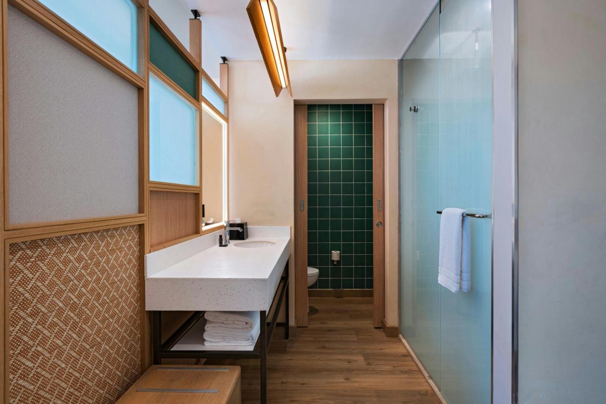 Hotel Aloft Playa Del Carmen Exterior foto Bathroom